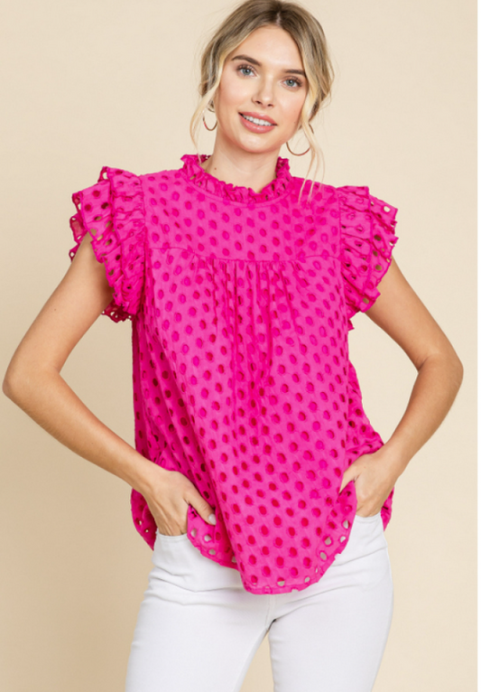 Fuchsia pink eyelet blouse with ruffled sleeves 🩷